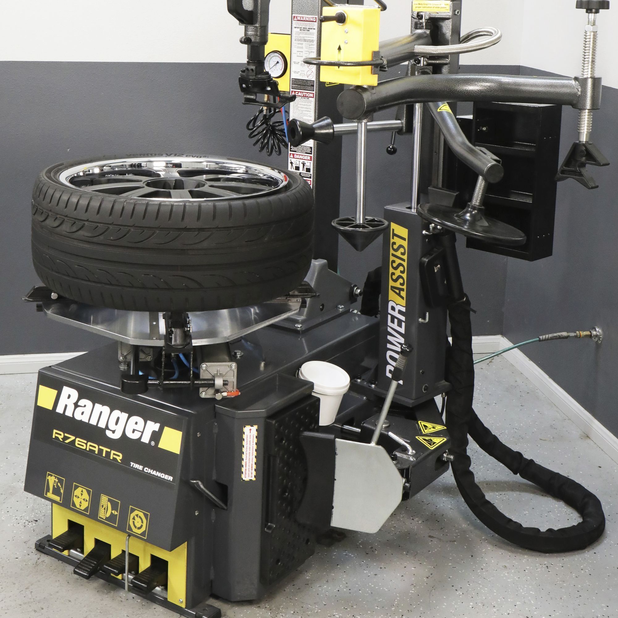 Ranger R76ATR tire changer with power assist tower