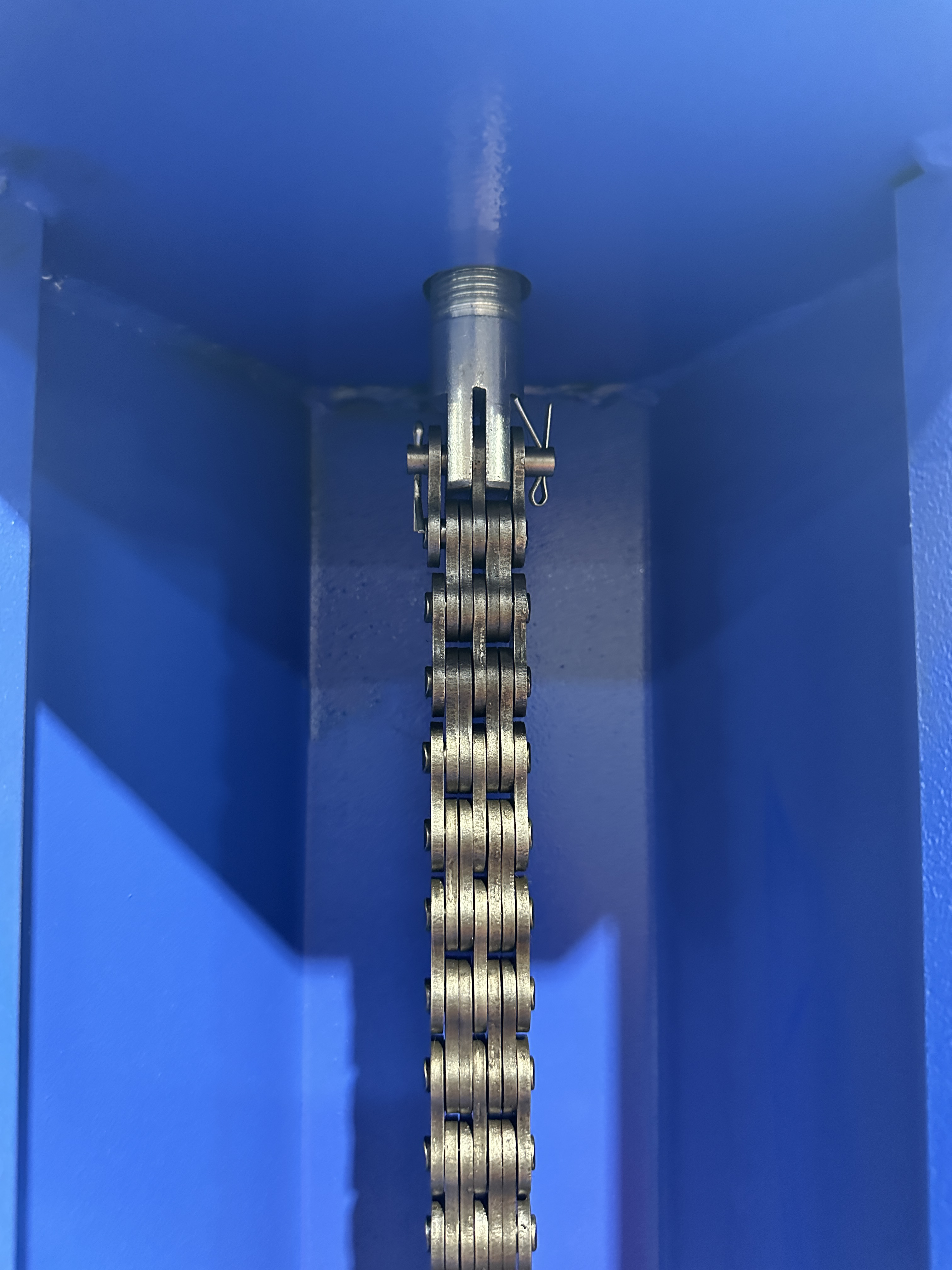 Tuxedo FP14K four-post lift in service