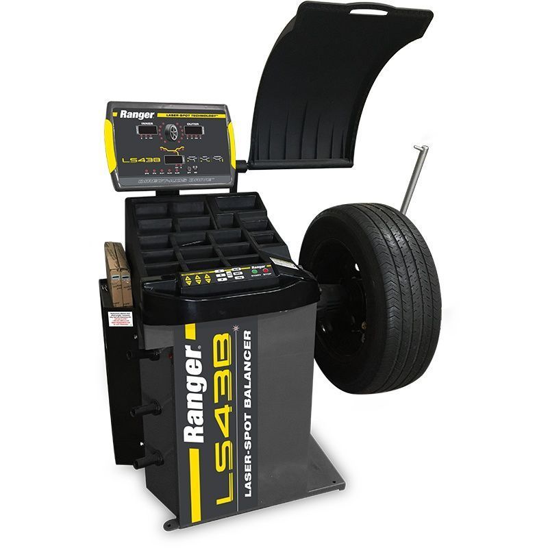 Ranger LS43B laser-spot wheel balancer with wheel